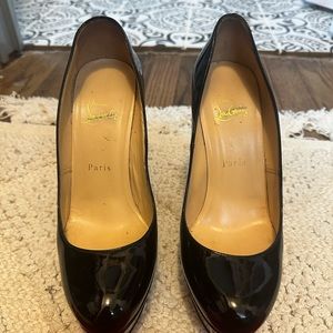 Pre-owned Christian Louboutin black patent leather heels Euro size 39